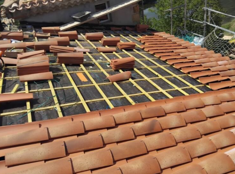 Travaux de couverture à Couvreur à La-Tour-du-Crieu 09100 Devis gratuit. 